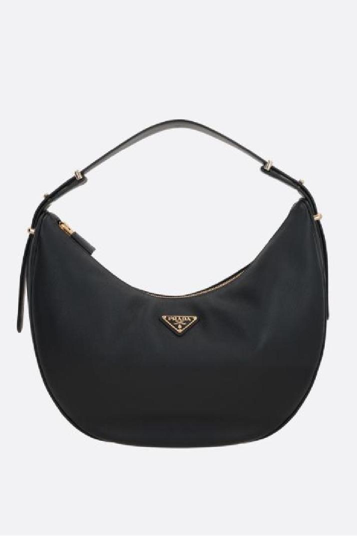 PRADA프라다 여성 숄더백 Prada Arqué medium soft grainy leather shoulder bag